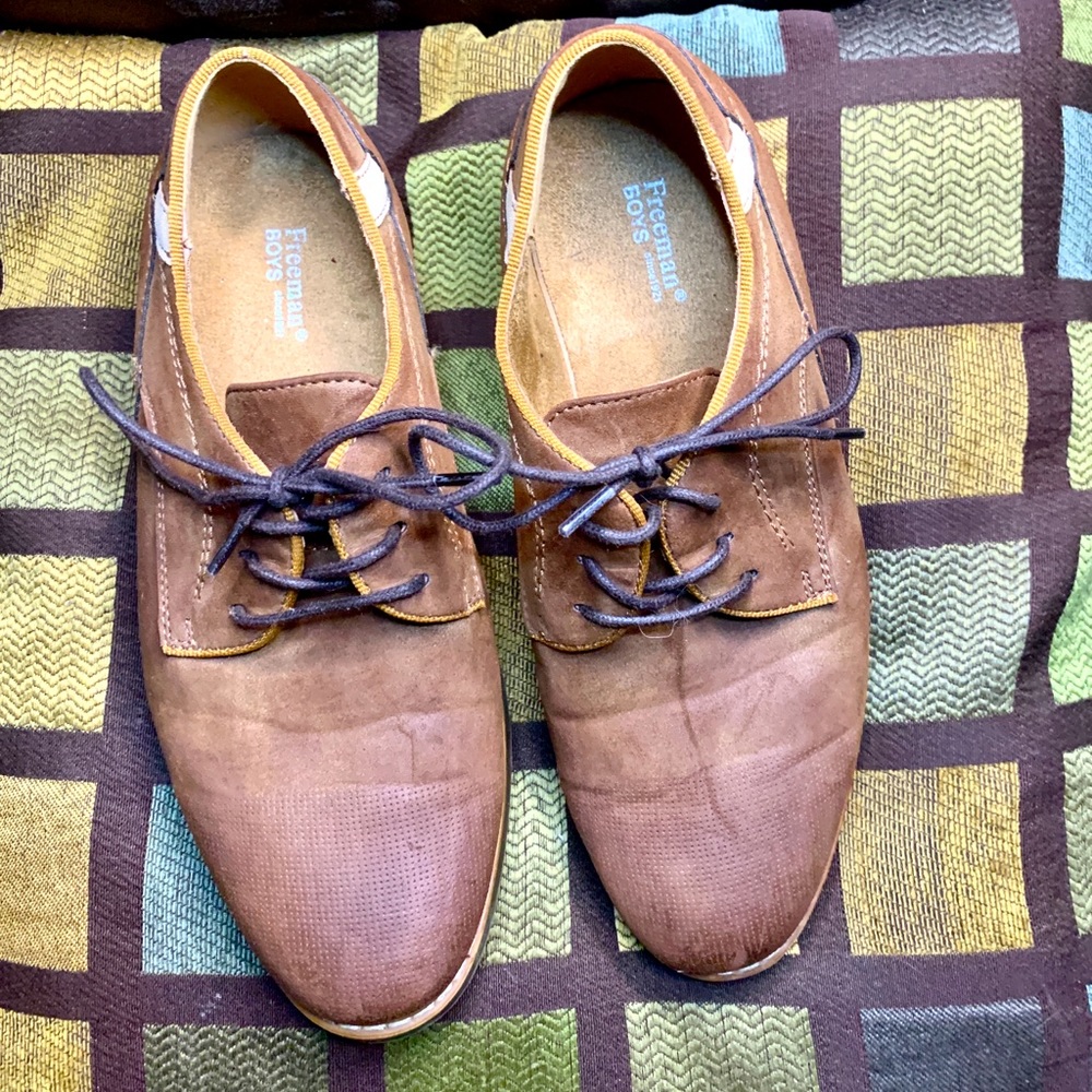 👞 Freeman Boys Brown Dress Shoes size 2M Like New!